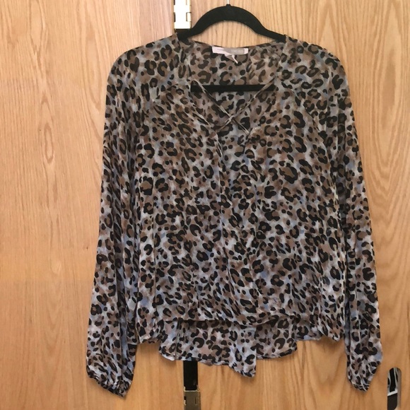 Cheetah criss cross surplice top forever 21 - Picture 2 of 6